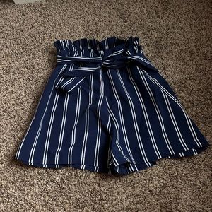 Shein cute blue/white striped high wasted short size S